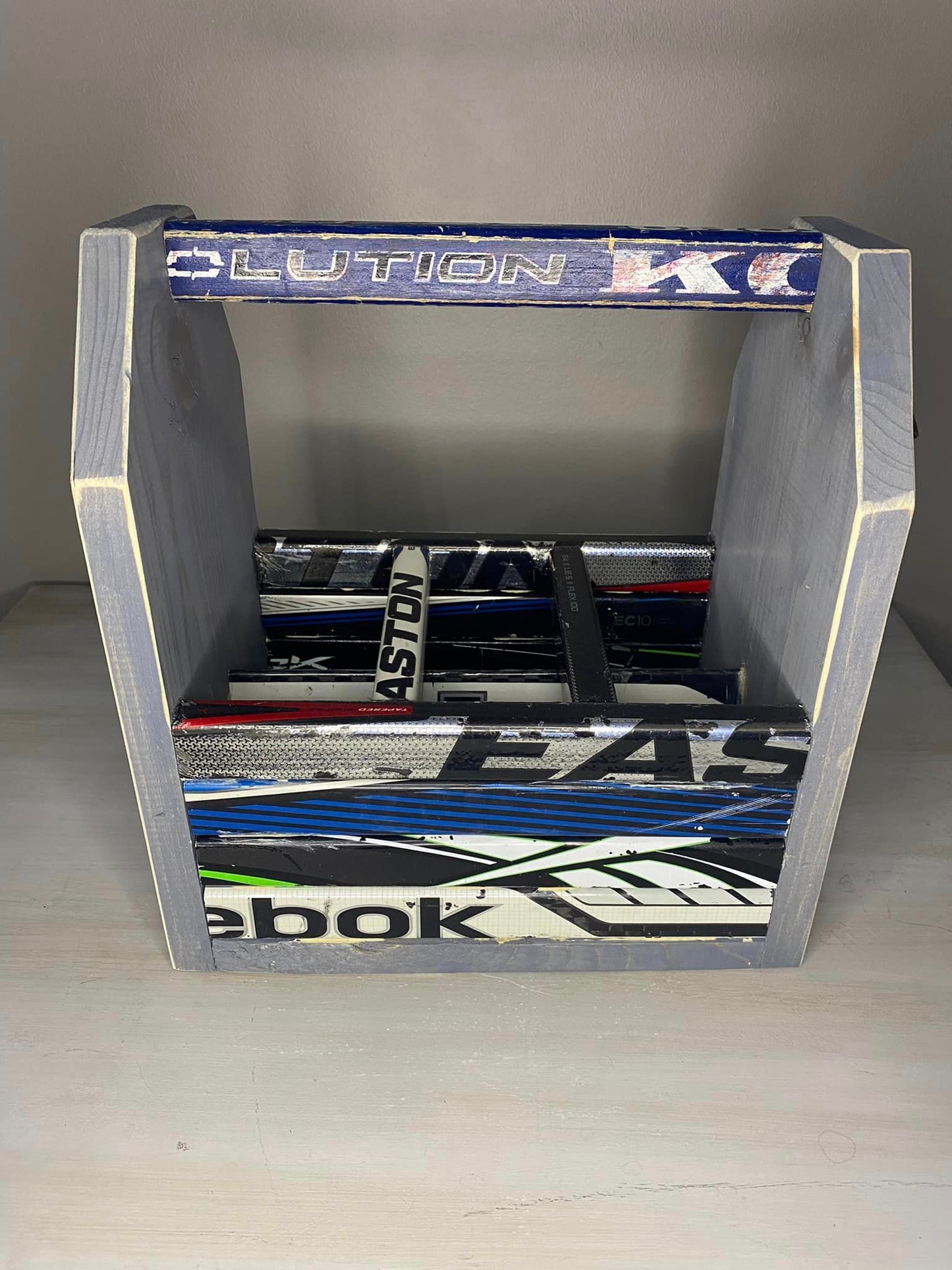 Hockey Drink Caddy with Handle Portable 6-Pack Carrier